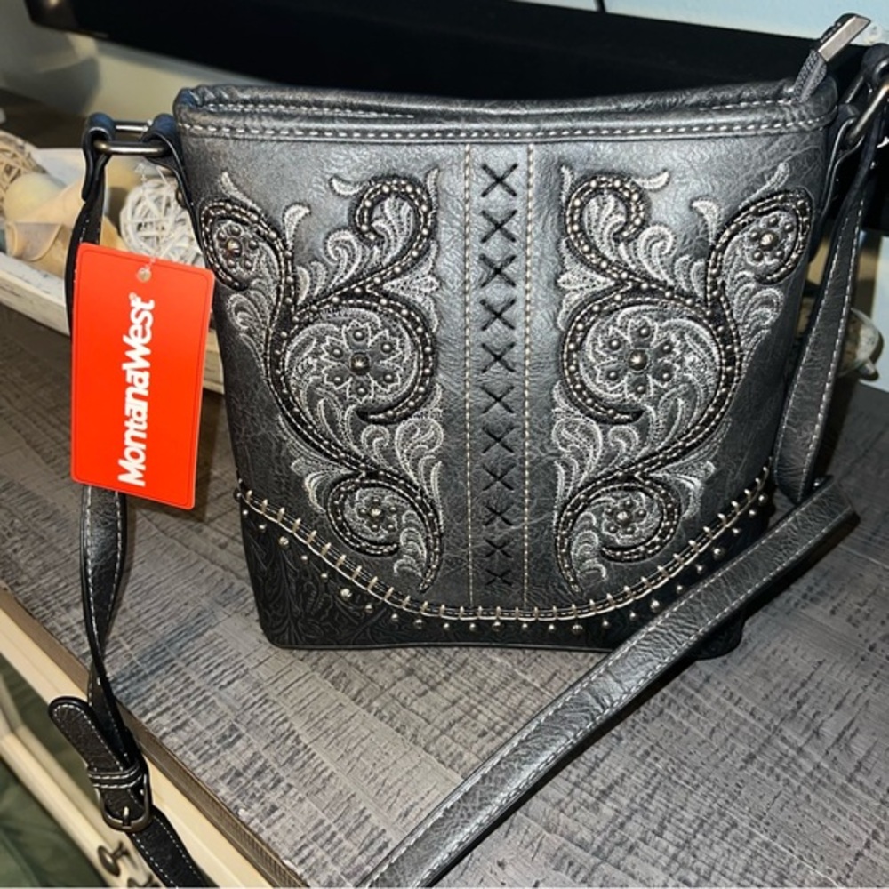 Montana West New With Tags Embroidered front - 8 1/2 X 9 X 3